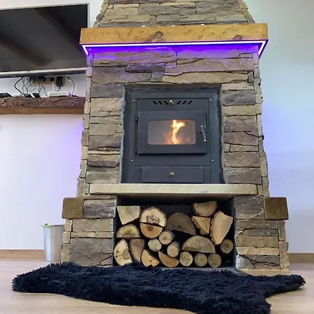 гигови Apartament *